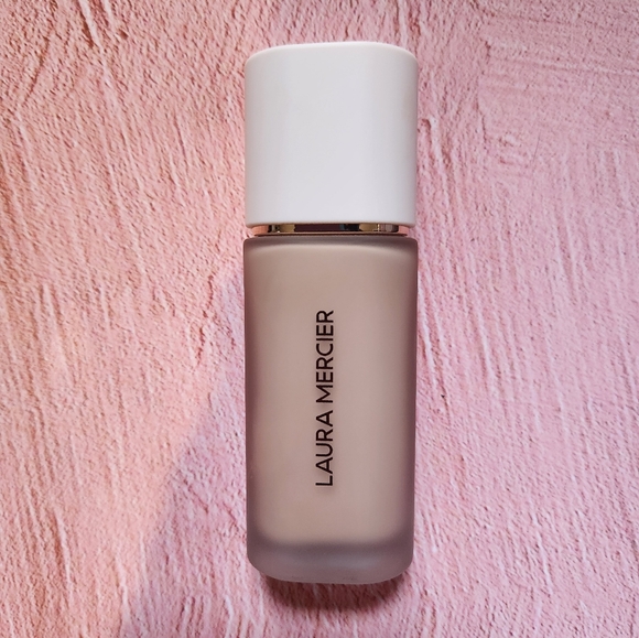 Laura Mercier real flawless weightless foundation - Picture 1 of 3